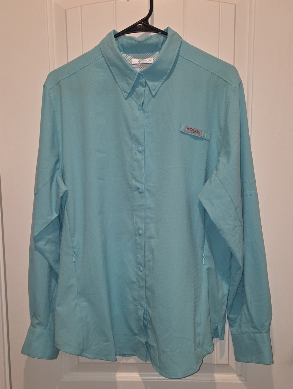 Columbia Women's Light Aqua Long Sleeve Button-Front Shirt
